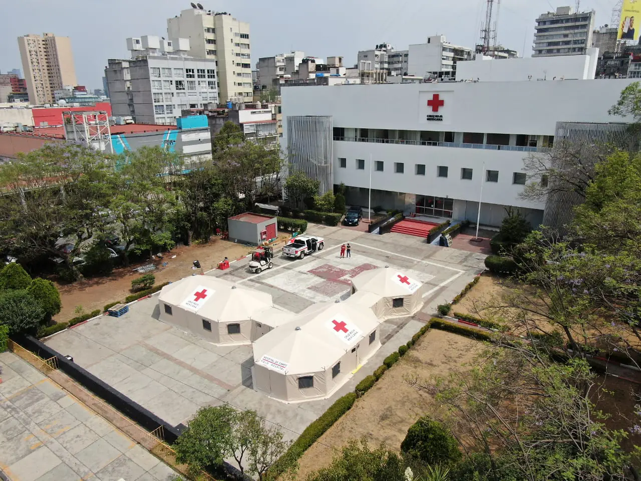 En México se realizaron donaciones a hospitales para la compra de equipo médico esencial para el tratamiento del COVID-19.